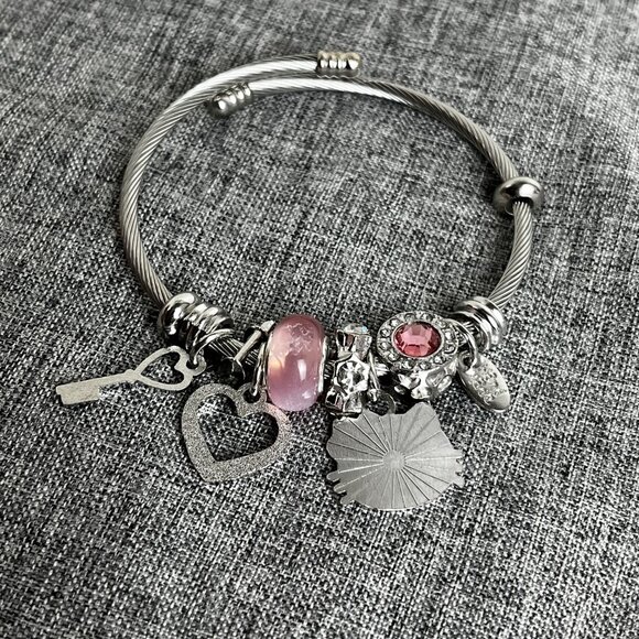455 Pink Hello Kitty Bracelet cute - Picture 2 of 6